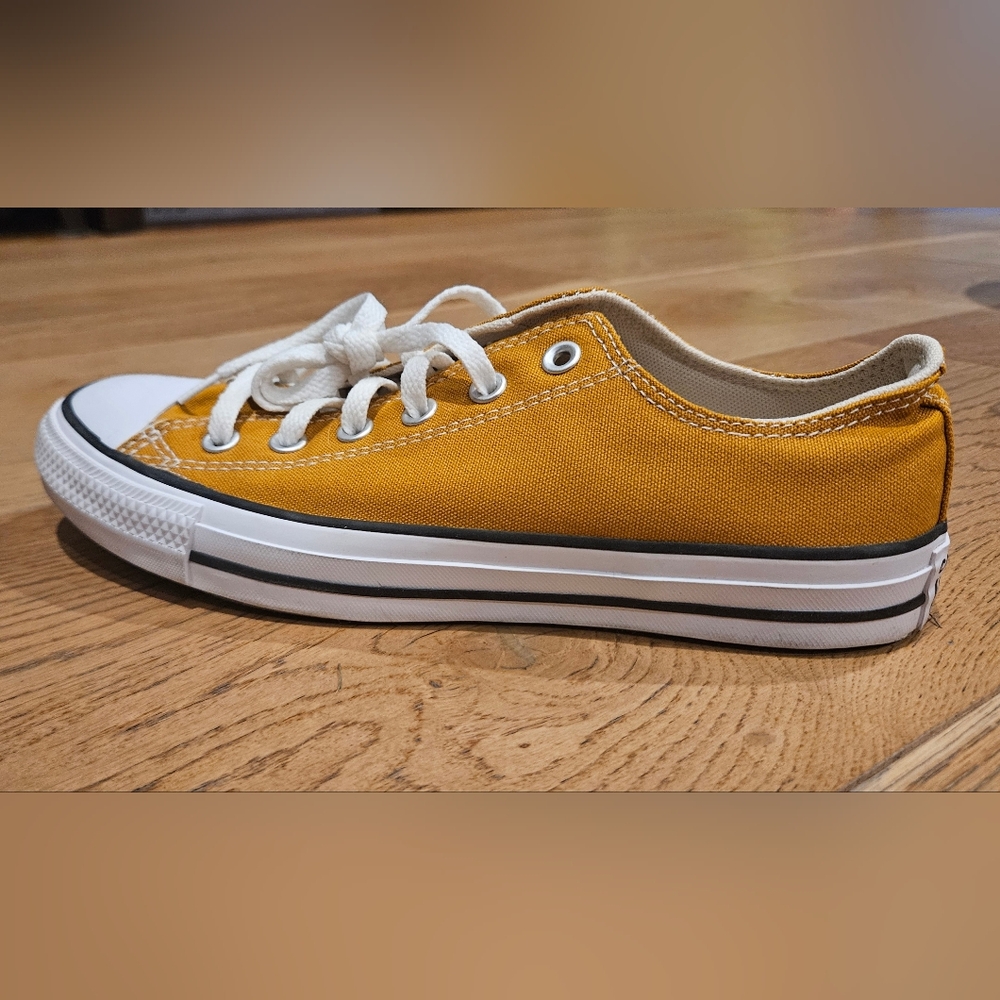 Converse Chuck Taylor All Star Saffron Yellow Sneakers - Unisex Women's 9.5 - Picture 8 of 16